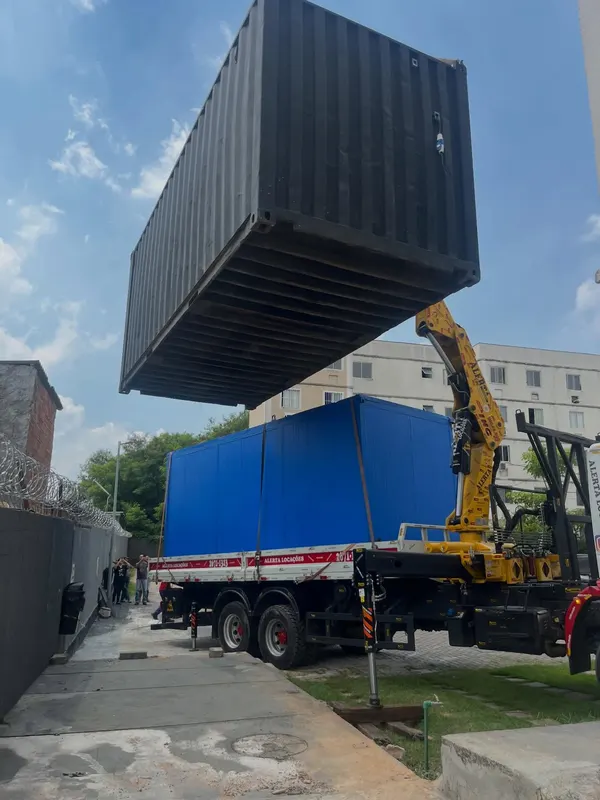 Substituição de container por módulo. Especialista em mini-mercados para condomínios.